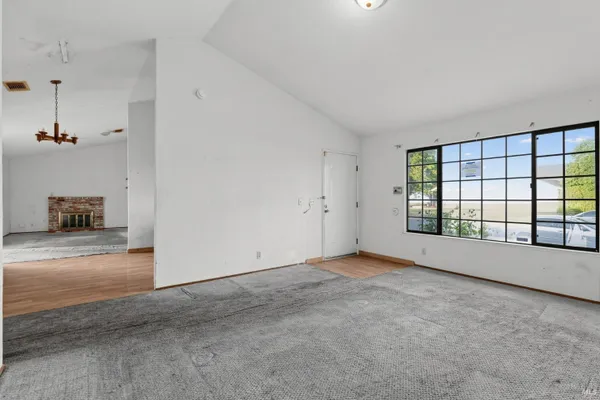 532 BELLA VISTA DR