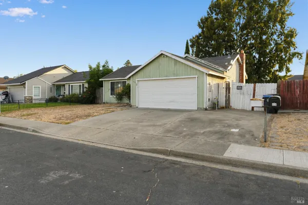 532 BELLA VISTA DR