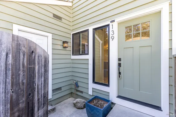 139 VISTA VIEW DR