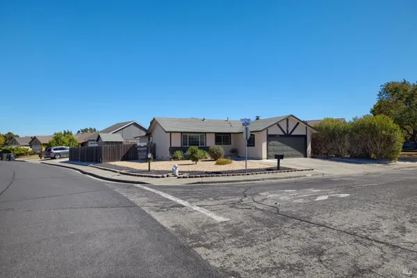513 MONTEREY DR
