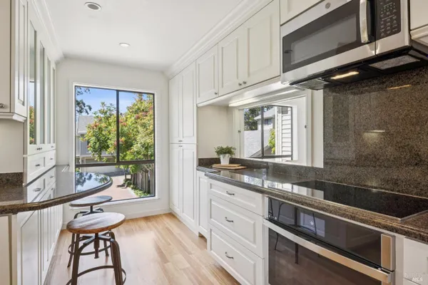 94 EUCALYPTUS KNOLL ST 94