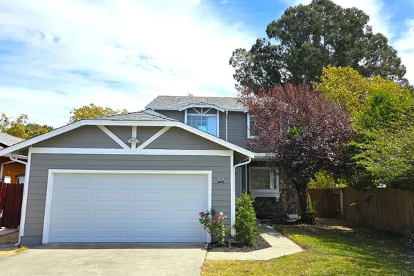 1001 CAMELLIA CT