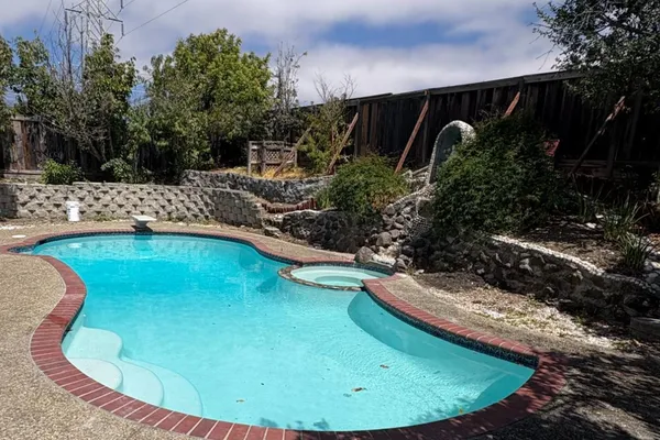 108 BRIGHTON DR
