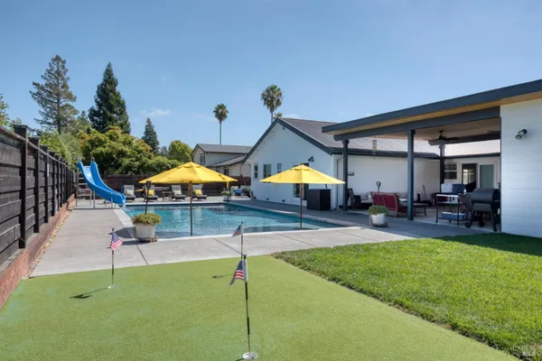 3366 LINDA MESA WAY