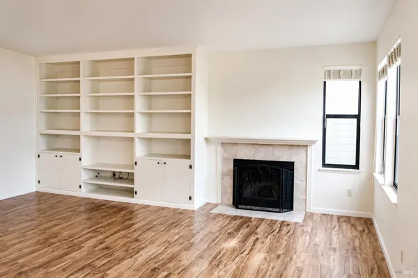 615 CHERRY AVE