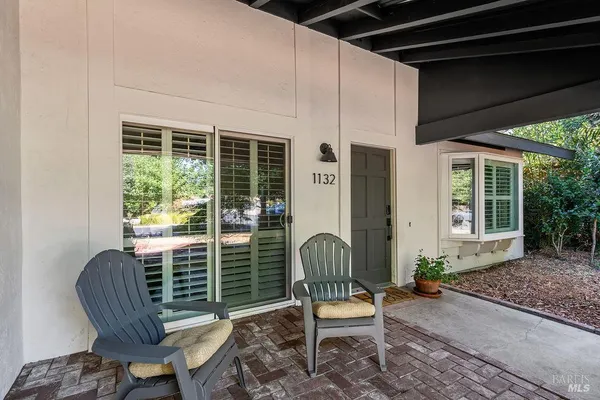 1132 DENISE DR