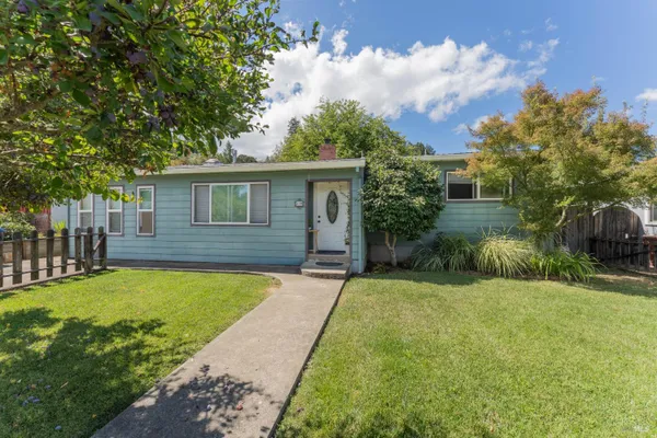 10 BROOKSIDE DR