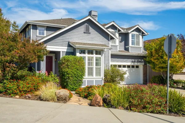 84 PINHEIRO CIR