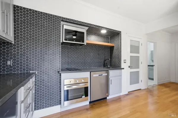 1715 SONOMA BLVD 212