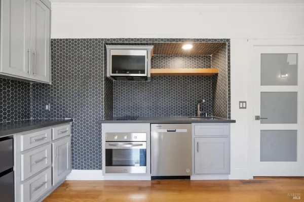 1715 SONOMA BLVD 212