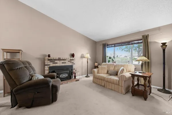 733 MARIGOLD DR