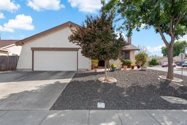 733 MARIGOLD DR