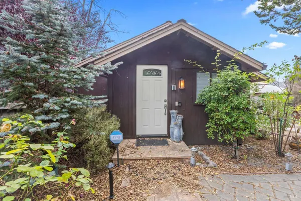 2900 EDISON ST