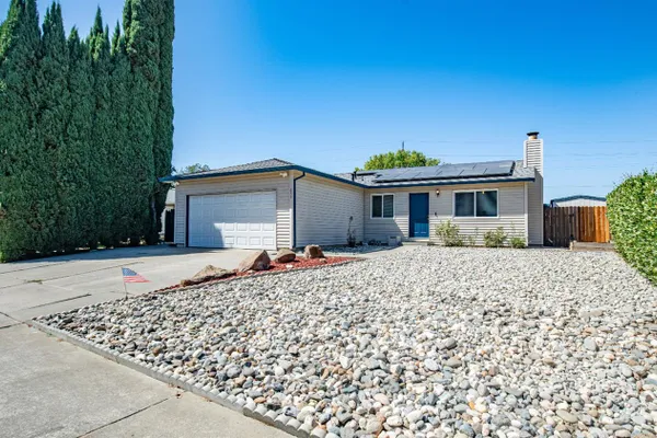 655 W CREEKSIDE CIR
