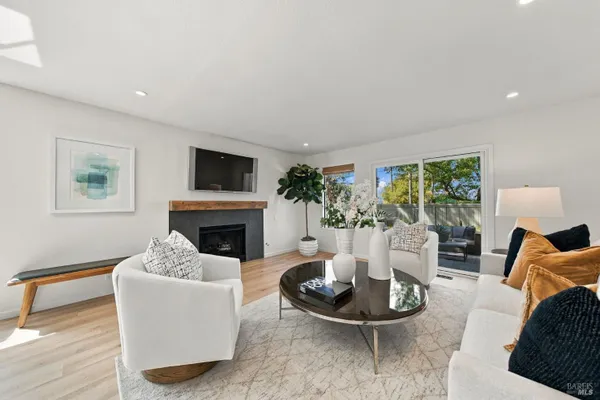 12 BERMUDA HARBOR BLVD