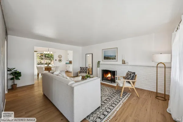 358 BLACKSTONE DR
