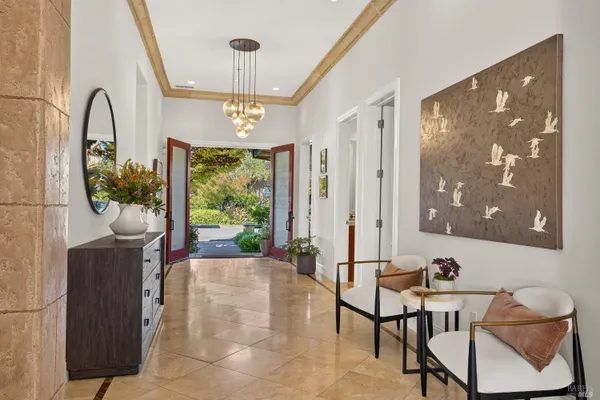 333 RIVIERA CIR