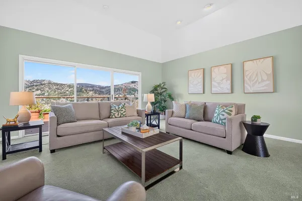 6347 MEADOWRIDGE DR