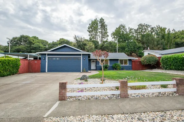 2595 CENTER RD
