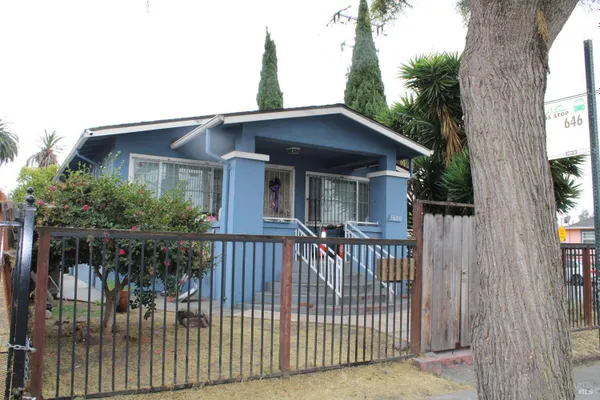 1600 82ND AVE