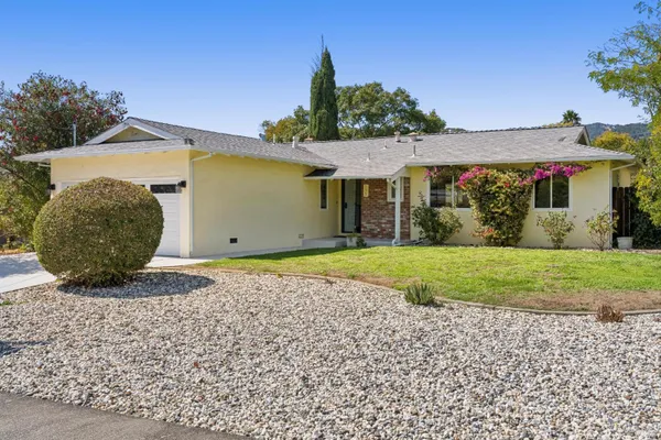 155 BLACKSTONE DR