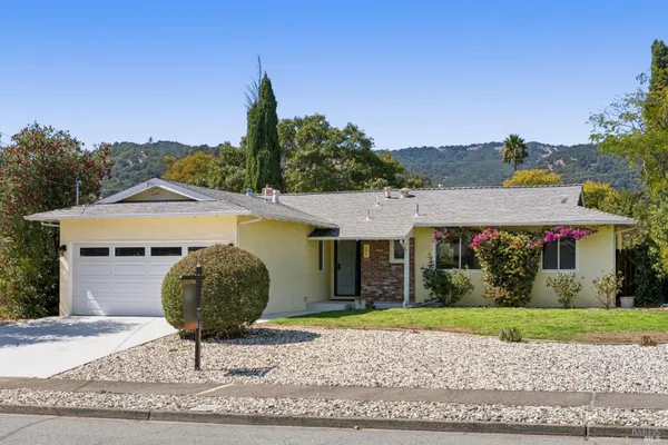 155 BLACKSTONE DR