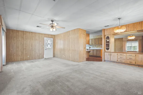 1066 MAPLE DR
