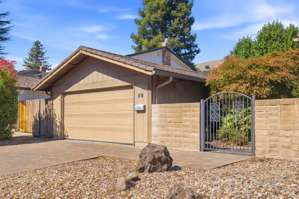 59 MOUNT MUIR CT
