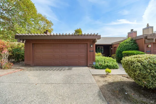 1711 GRAND AVE