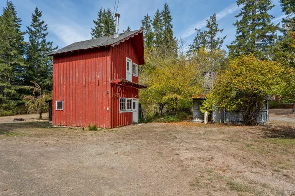 42500 LITTLE LAKE RD