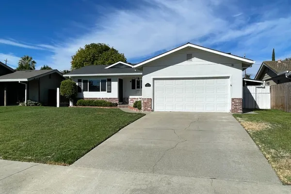 80 HIGHLAND DR