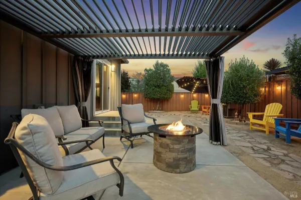 1412 DOGWOOD DR