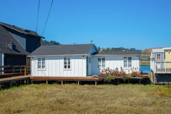 137 GREENBRAE BOARDWALK