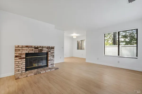416 PARK PL