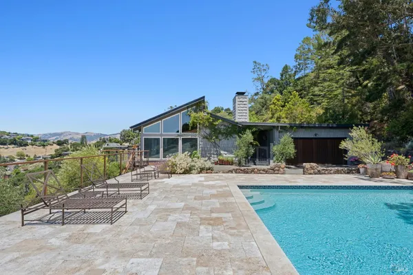 349 FAIRHILLS DR