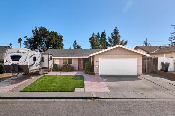 433 DAHLIA ST