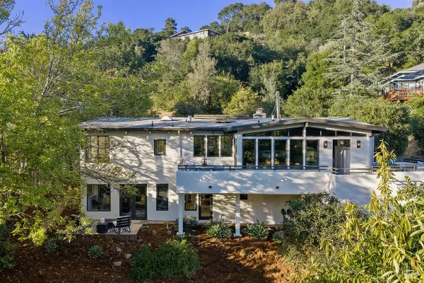200 DEER HOLLOW RD