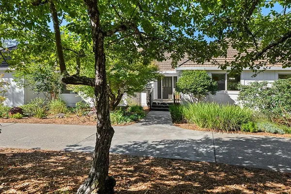 231 ZINFANDEL RD