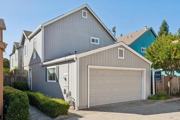 316 WHITE PINE CT