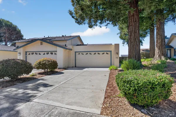 1528 LONDON CIR