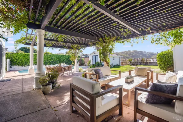 109 VENDOLA DR