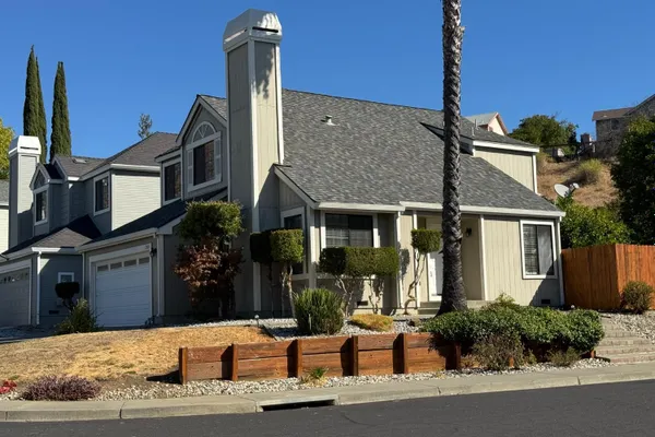 2324 CHINA LN