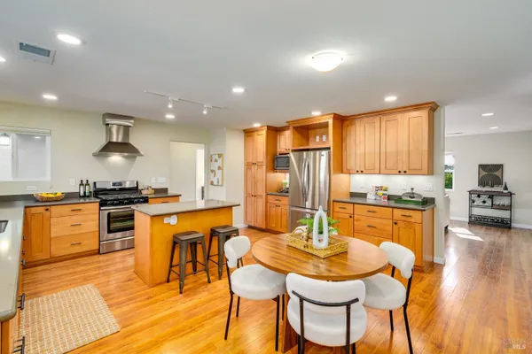 7 TEMELEC CIR