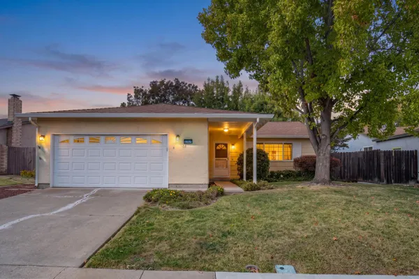 2257 ROSS PL