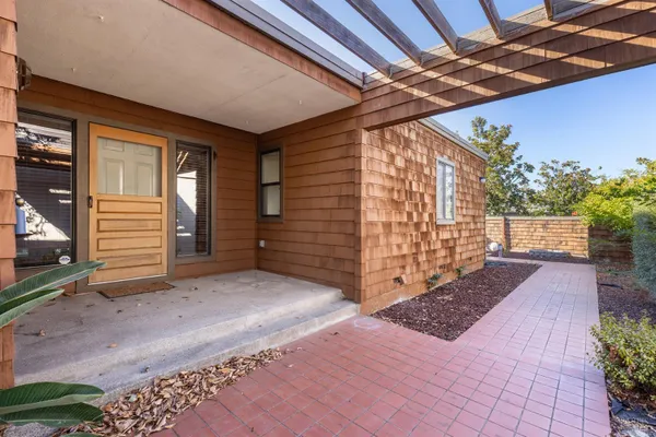 1324 AVENIDA SEBASTIANI