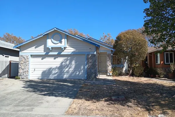 1035 CAMELLIA CT