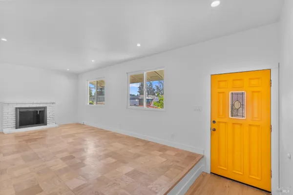 1030 MEADOWLARK DR