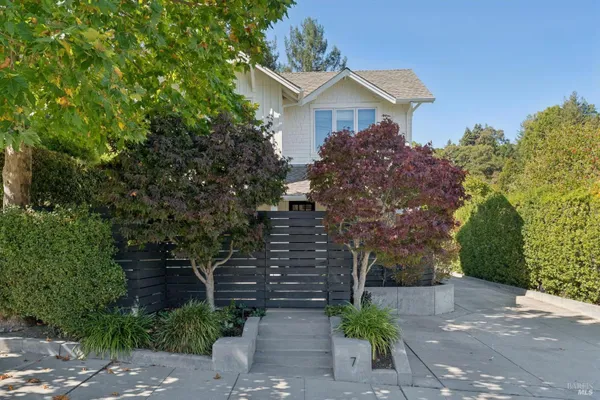 7 LOCUST AVE