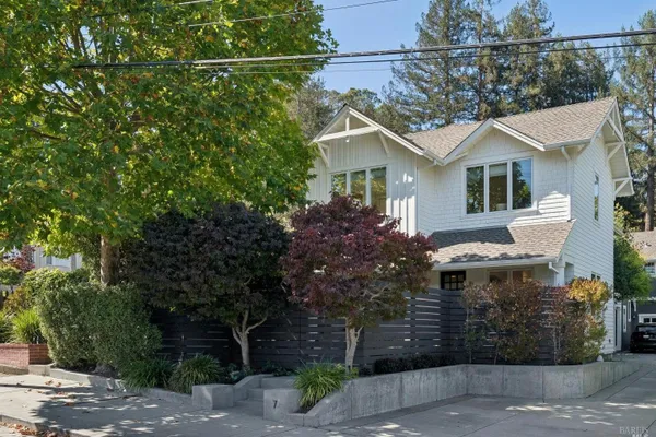 7 LOCUST AVE