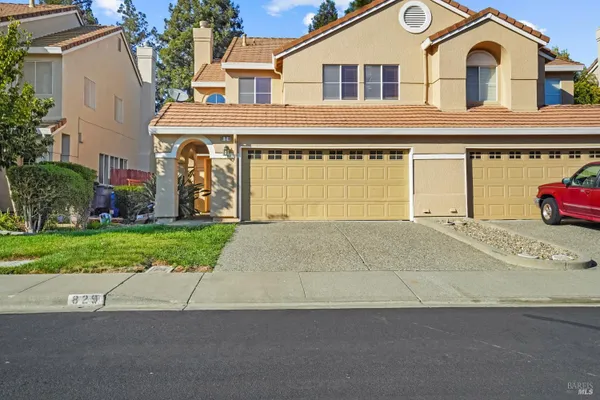 829 VASSAR DR